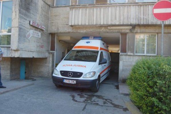 A traversat prin loc nepermis şi a fost lovit de un autoturism